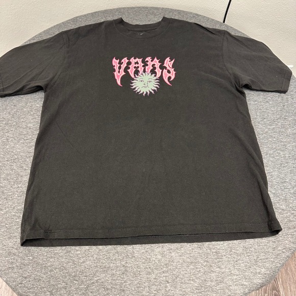 Vans Black T-Shirt Medium Graphic Sun Tee Pink Metal Logo Loose Fit Mens - Picture 1 of 9